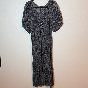 Old Navy Black & White Ditzy Floral MilkMaid Maxi Dress Size XXL Modest Classic